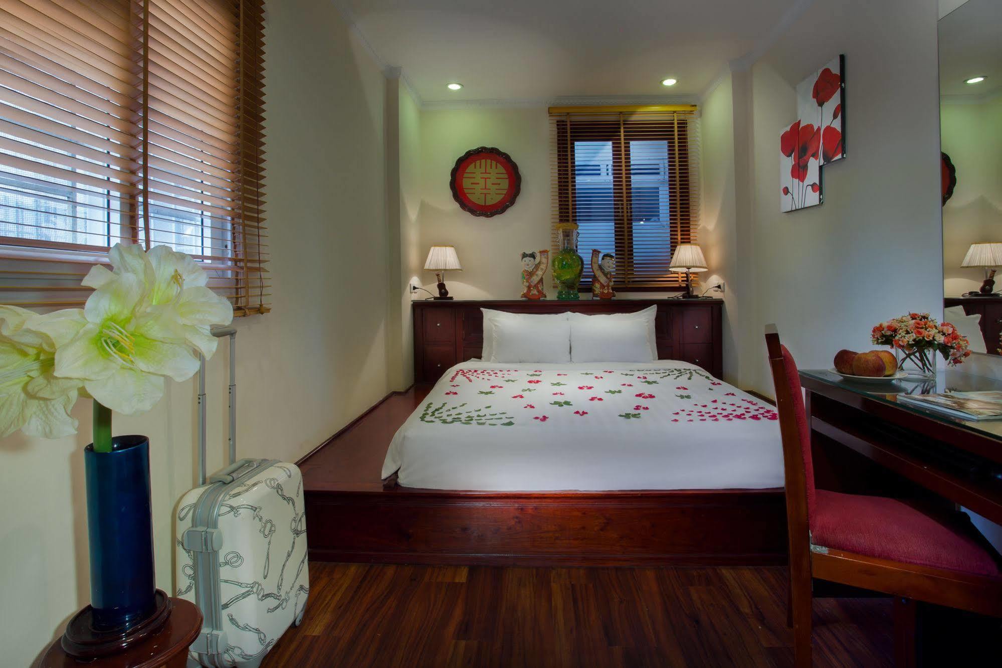 Luminous Viet Hotel Ханой Екстериор снимка